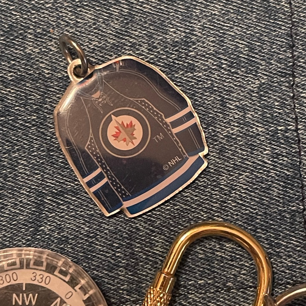 Assorted Lot Vintage Keychain Collection - Picture 6 of 11